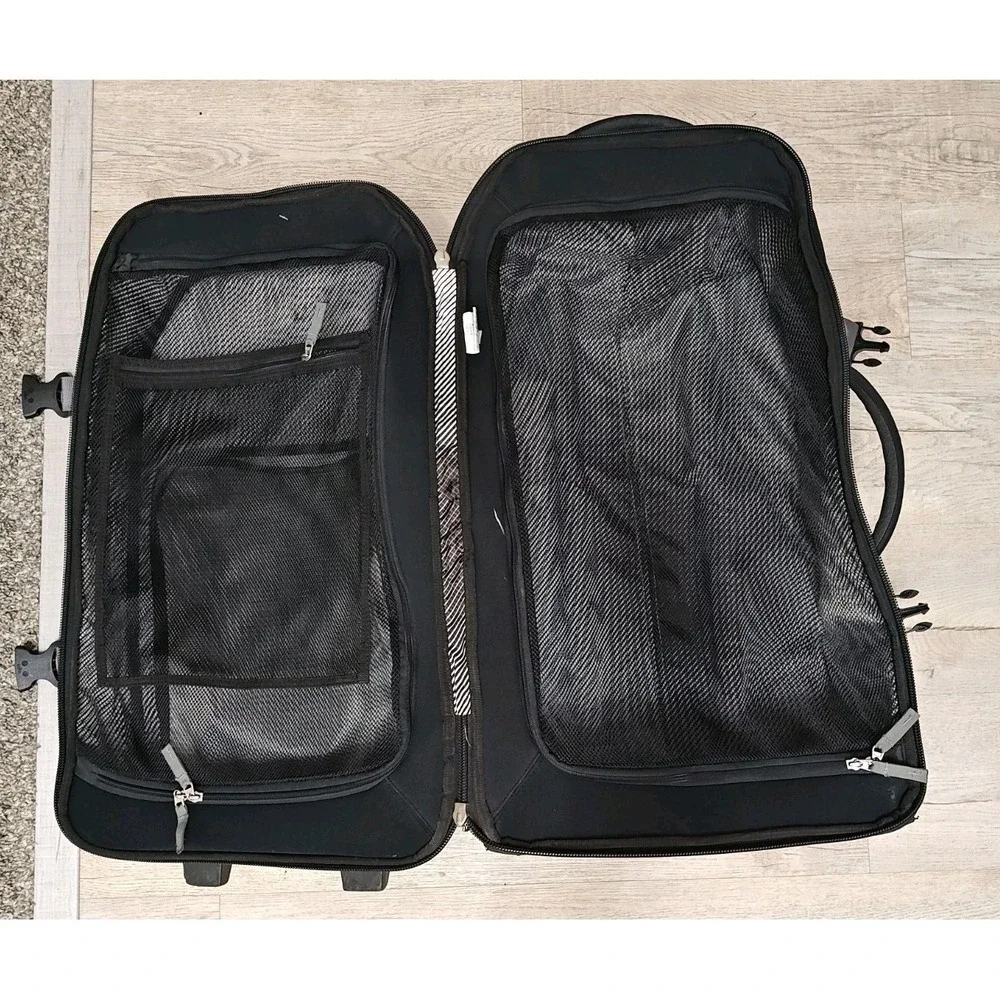 Oakley Tactical Rolling Suitcase Black Quilted Luggage Large Travel Bag 26x14x10